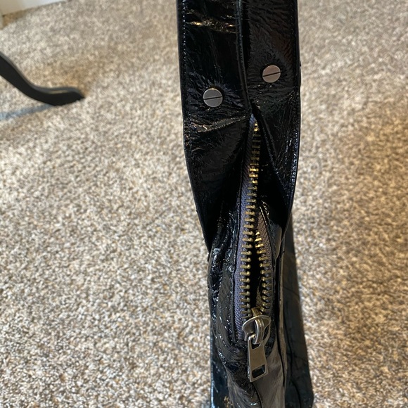 Retro Matt and Nat Shoulder Bag - Picture 7 of 8